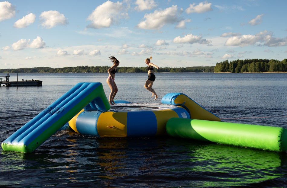 Vesitrampoliini lisäosineen vedessä