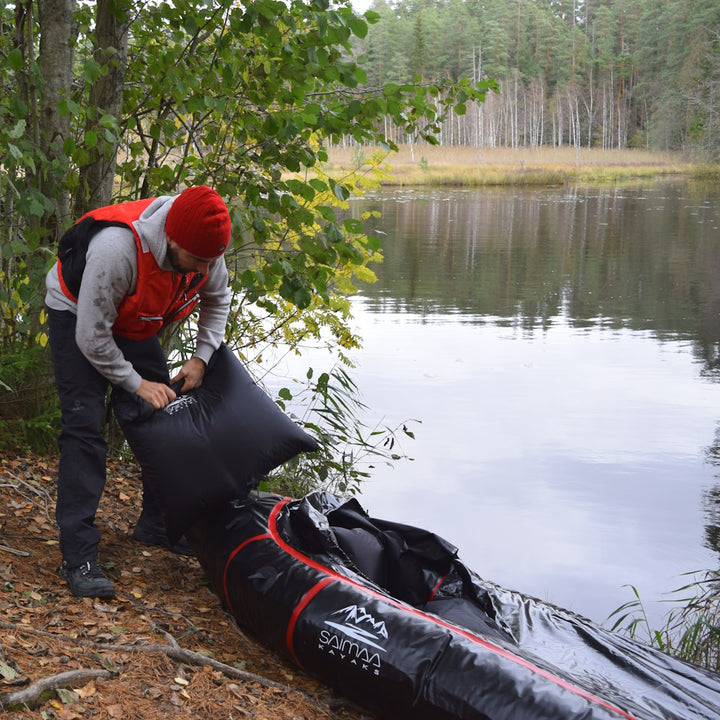 Packraft Adventure Musta Pitkille Matkoille