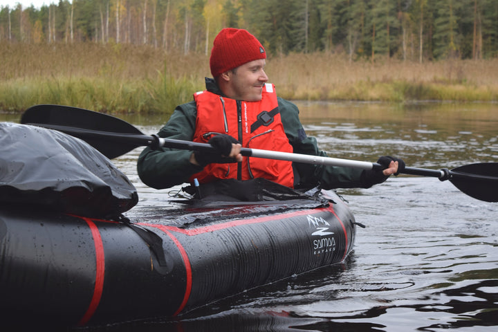Packraft Adventure Musta Pitkille Matkoille
