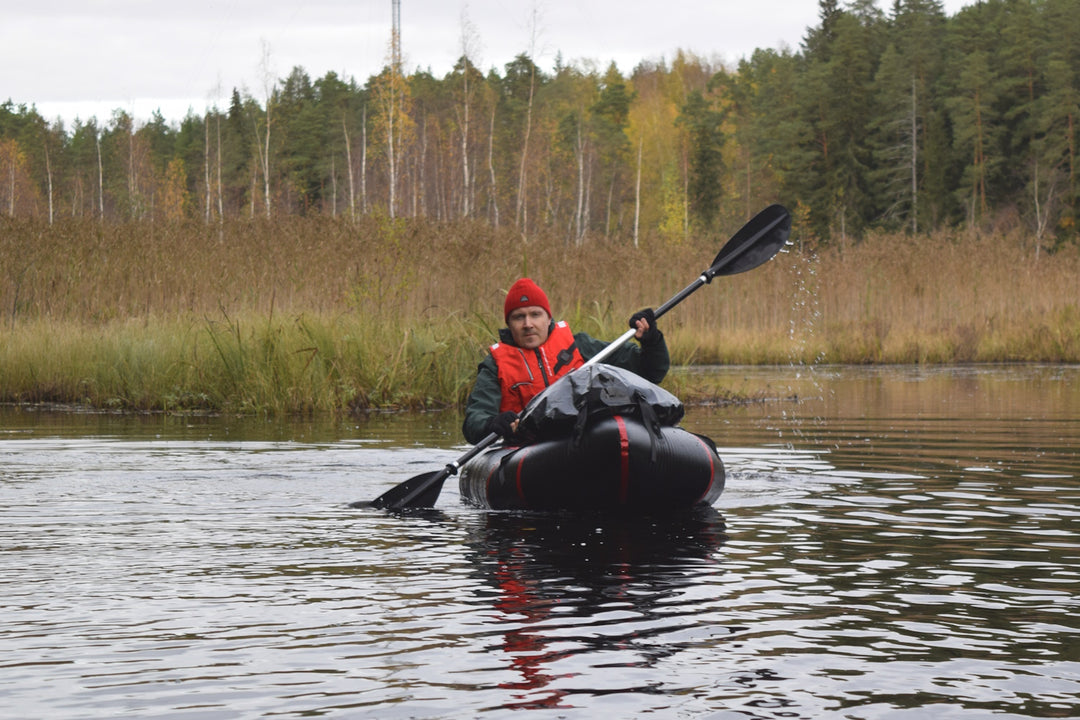 Packraft Adventure Musta Pitkille Matkoille